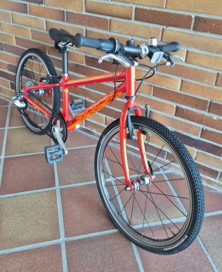 Bici Islabikes Beinn 20" ultra ligera como nueva