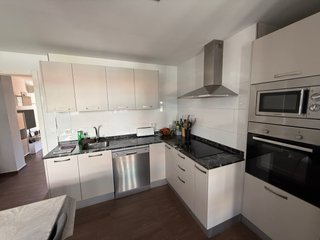 HABITACIÓN AMPLIA CON VISTAS AL MAR Y GASTOS INC