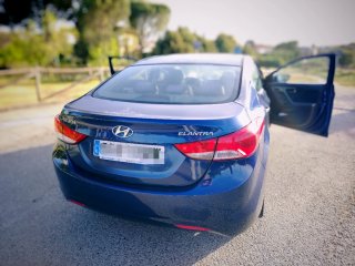 Hyundai Elantra Azul