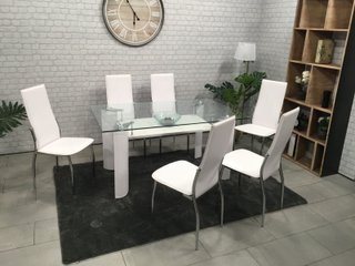 Mesa de cristal templado y 6 sillas blancas
