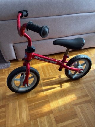 Bicicleta infantil roja