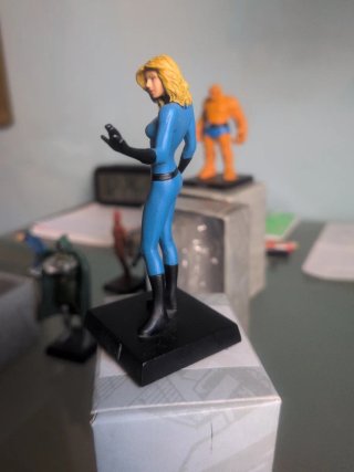 Figura Mujer Fantástica Mujer Maravilla Sue Storm,