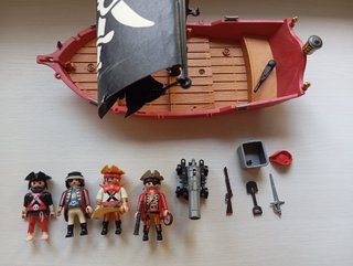 Barco Pirata Playmobil con Figuras