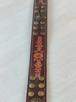 Cinturón de cuero labrado