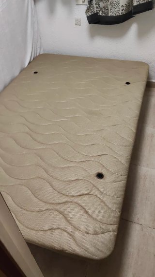 Base tapizada beige
