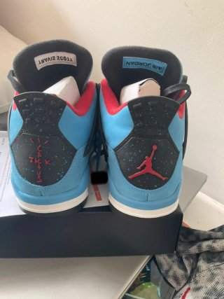 Jordan 4 Azul/Rojo Talla 39