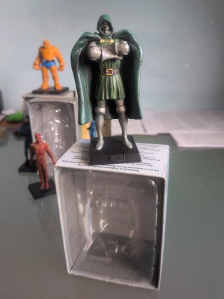 Figura Dr. Doom Eaglemoss Plomo