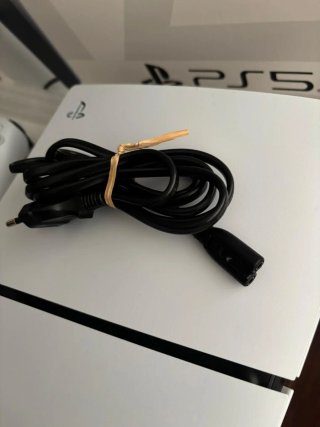 Playstation 5 Slim 1TB + 2 mandos + FC26