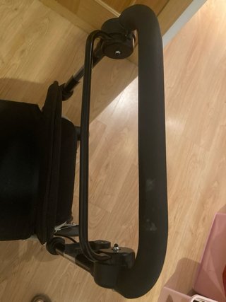 Andador negro con asiento