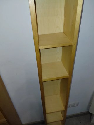 Estantería alta madera Ikea