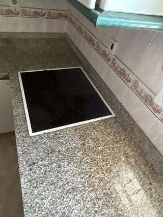 Encimera de granito gris y blanco