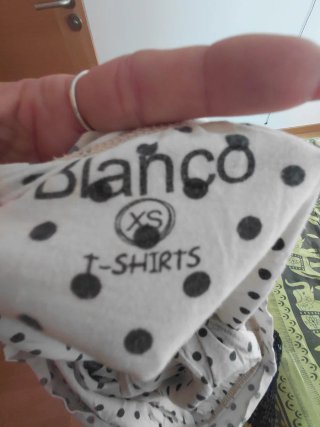 Camiseta manga corta con estampado de chica
