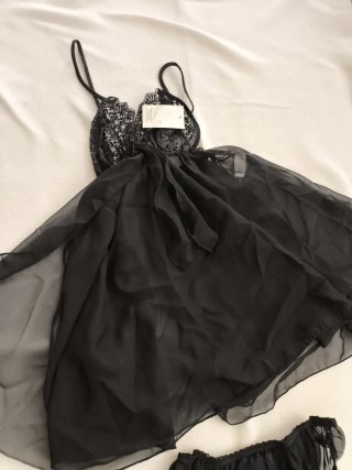 Camisón corto y braguita negro