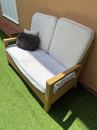 Sofá de jardín beige y gris