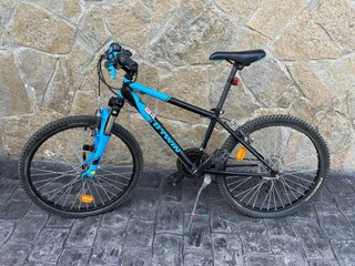 Bicicleta Btwin Azul y Negra