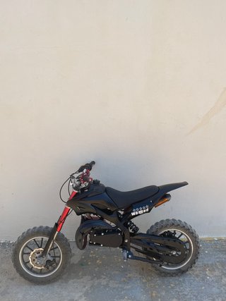 Mini moto infantil negra y roja