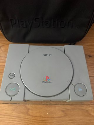 Consola PlayStation 1 con Mando y Funda