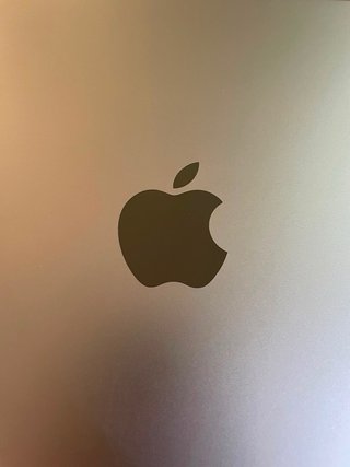 MacBook Pro M3 16GB Plata de 2024