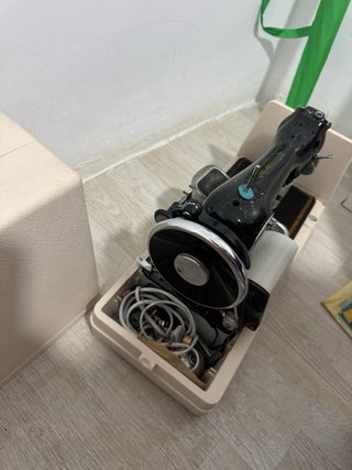 Máquina de coser Alfa Modelo 40 Antigua