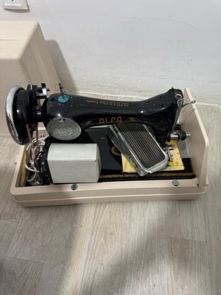 Máquina de coser Alfa Modelo 40 Antigua