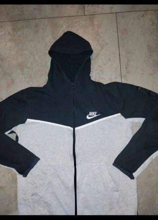 Chaqueta Nike Tech Gris y Negra