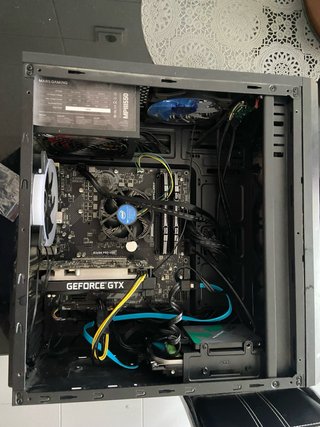PC Gaming Intel Core i5 9400F Negro/Rojo.