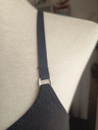 Sujetador deportivo Oysho negro