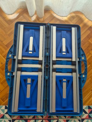 Mesa de camping plegable con 4 taburetes