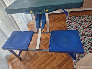 Mesa de camping plegable con 4 taburetes