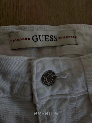 Pantalones cortos blancos Guess