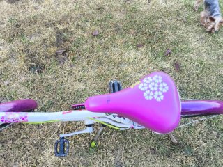 Bicicleta niña Btwin morada y blanca