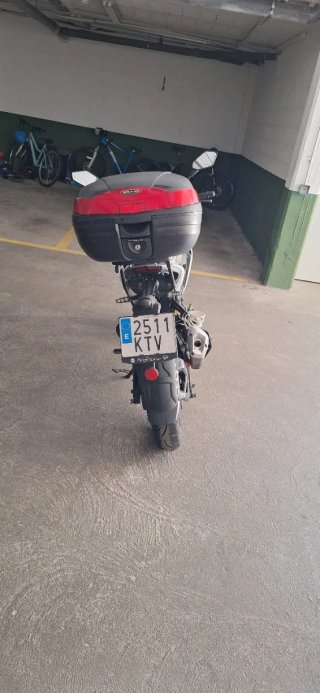 Keeway RKF 125 Blanca y Negra