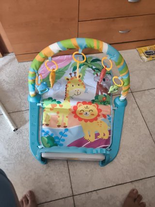 Parque de juegos para bebé con piano
