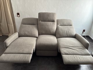 Sofá de tela beige y gris Precio negociable