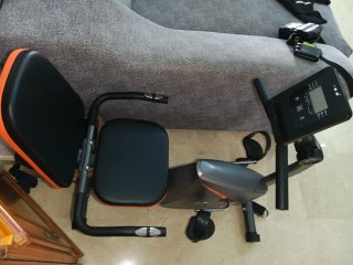 Bicicleta Estática Negra y Naranja