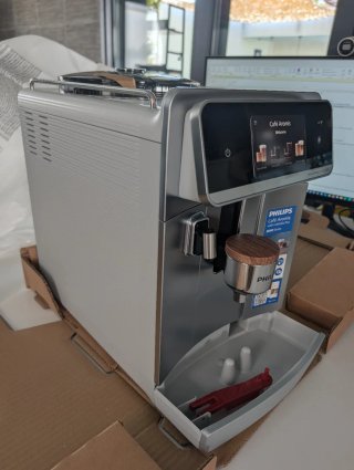 Cafetera Philips Aromis 8000 LatteGo Pro