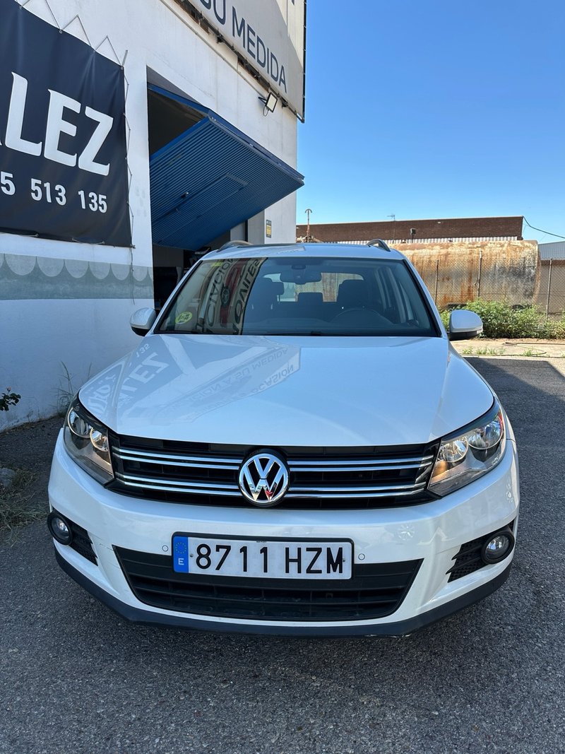 Volkswagen Tiguan 2015 - foto 1