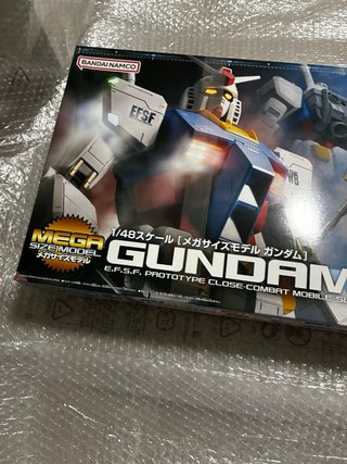 Gundam Mega Size Model 1/48