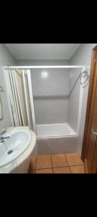 Habitacion en alquiler 235  Zona centrica