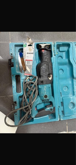 Sierra Sable Makita JR3070