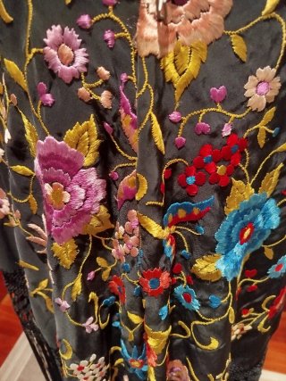 Mantón de Manila bordado flores