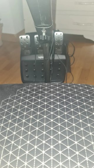 Playseat, Volante y Pedales Logitech