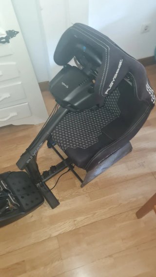 Playseat, Volante y Pedales Logitech