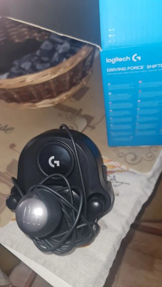 Playseat, Volante y Pedales Logitech