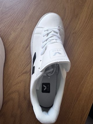 Veja Zapatillas Blancas y Negras