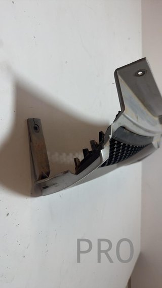 REJILLA PARAGOLPES DELANTERO Renault Clio II Fase II (B/CB0)(2001->)