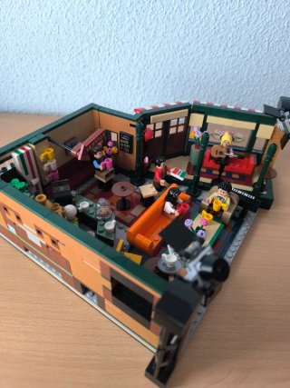 LEGO Central Perk 21319 | Friends