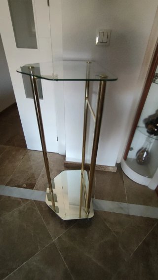 Mesa auxiliar cristal y metal dorado