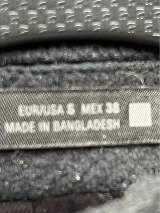 Abrigo de paño negro Zara