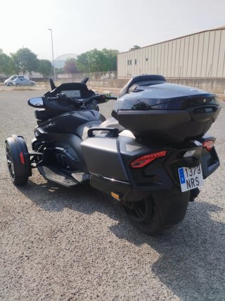 Can-Am Spyder RT Trike Negro